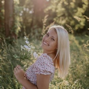 Meet your Posher, Carlie